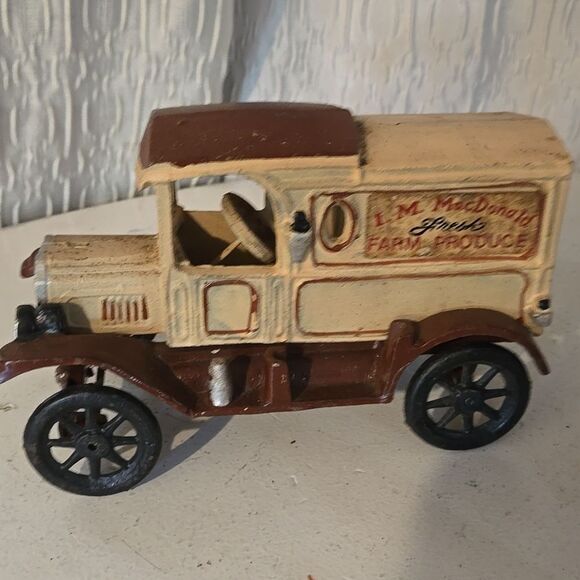Vintage Cast Iron Toy I. M. MacDonald Fresh Farm Produce Delivery Truck - Picture 4 of 10